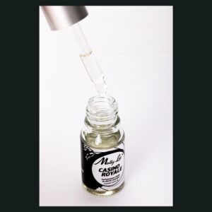 Oliwka perfumowana do paznokci Casino Royale MollyLac Nail & Cuticle Oil 10 ml — zdjęcie 1