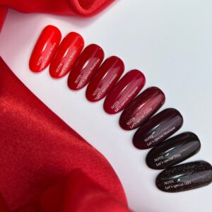 NAILSOFTHEDAY Céline Gel Polish – czerwony lakier hybrydowy z odblaskową drobinką, 10 ml — zdjęcie 3