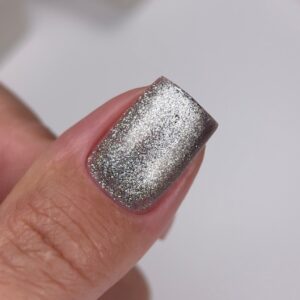 NAILSOFTHEDAY Cat Eye 01 srebrny lakier kocie oko 6 ml — zdjęcie 2