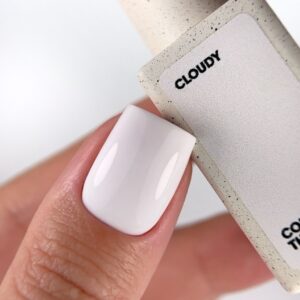 NAILSOFTHEDAY Color of the Month April 2026 Cloudy – mleczno-różowy lakier hybrydowy 10 ml — zdjęcie 3