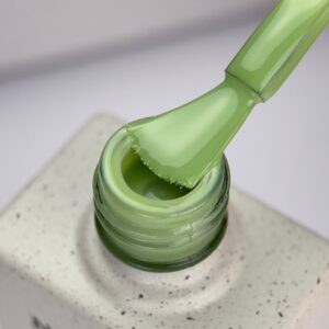 NAILSOFTHEDAY Color of the Month May 2026 Young 10ml – seledynowy lakier hybrydowy — zdjęcie 3