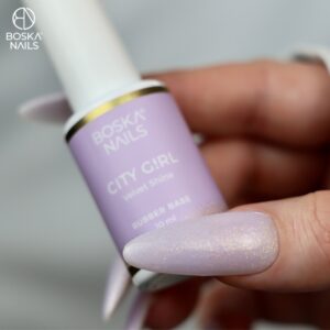 Boska Nails City Girl Rubber Base Velvet Shine Mleczno-Fioletowa Baza Kauczukowa z Drobinkami 10 ml