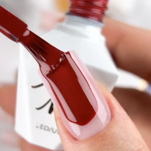 MollyNails The Trend Edit 301 Burgundy Edit 8 g – Lakier Hybrydowy HEMA/Di-HEMA Free - obrazek 8