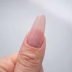 PB Nails Bare Minimum 8ml – kremowy nude lakier hybrydowy — zdjęcie 2