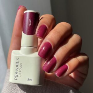 PB Nails Lakier hybrydowy Flame 8ml – bordo z efektem shimmer z kolekcji ICON — zdjęcie 2
