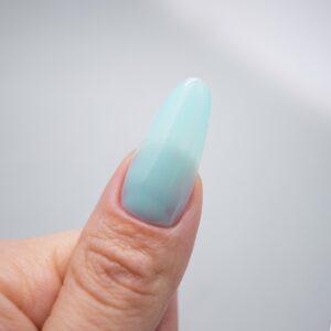 PB Nails Juicy Splash 8ml – turkusowy lakier hybrydowy — zdjęcie 2