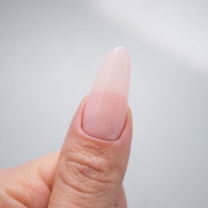 PB Nails Princess Treatment 8ml – jasnoróżowy lakier hybrydowy — zdjęcie 2