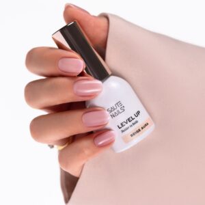 Saute Nails BiB Level UP Beige Aura 8ml – żel budujący w butelce mleczny beż — zdjęcie 2