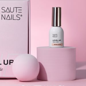 Saute Nails BiB Level UP Beige Aura 8ml – żel budujący w butelce mleczny beż — zdjęcie 3