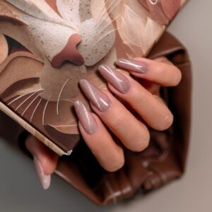 Saute Nails Cat Eye Effect E11 – chłodny beżowy brąz z efektem kociego oka 8ml — zdjęcie 1