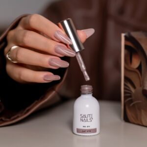 Saute Nails Cat Eye Effect E11 – chłodny beżowy brąz z efektem kociego oka 8ml — zdjęcie 2
