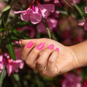 Saute Nails Lakier hybrydowy S254 Sautechella 8ml neonowy róż — zdjęcie 2