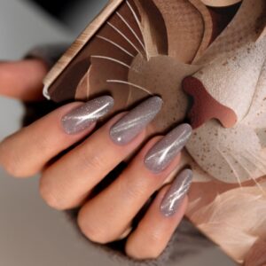 Saute Nails Cat Eye Effect E16 – chłodna szarość z efektem kociego oka 8ml — zdjęcie 1