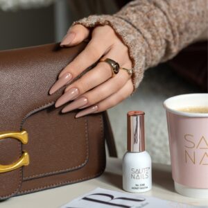 Saute Nails Lakier Hybrydowy S300 Honey Mocha – karmelowy beż 8ml — zdjęcie 3