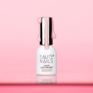Saute Nails Luxury Light Pink Base 8 ml – jasnoróżowa baza hybrydowa z mlecznym wykończeniem — zdjęcie 2