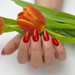 YOSHI Let the Scarlet 604 – lakier hybrydowy 6 ml, czerwień z nutą fuksji TPO-FREE — zdjęcie 1